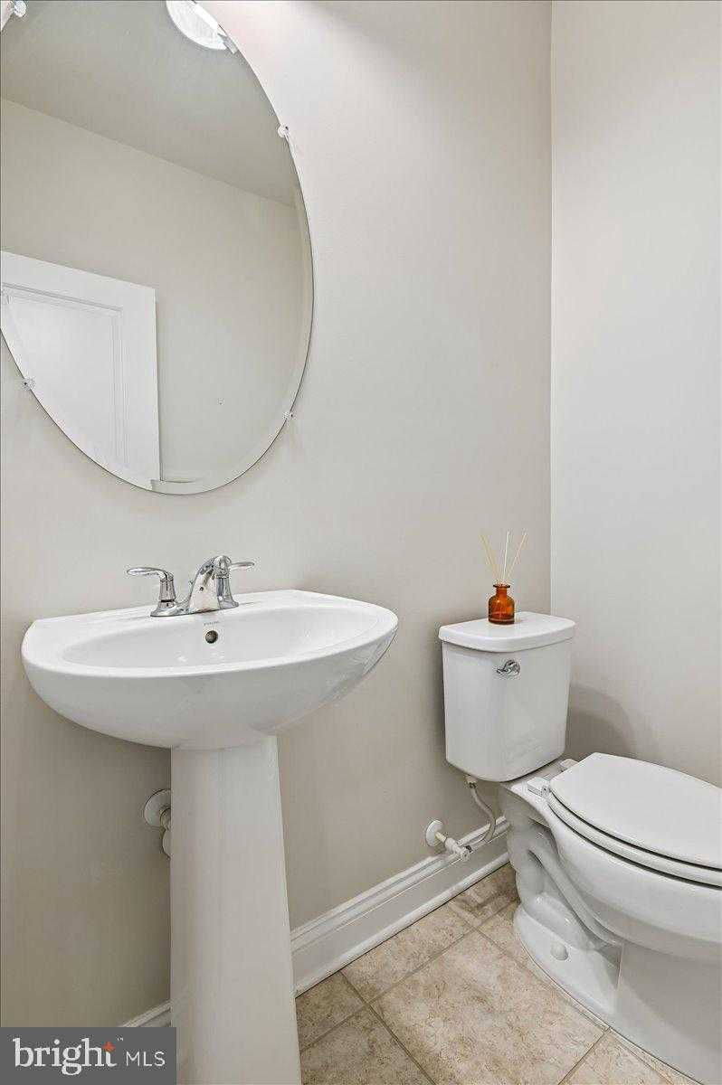 709 Skippers Ln photo 16