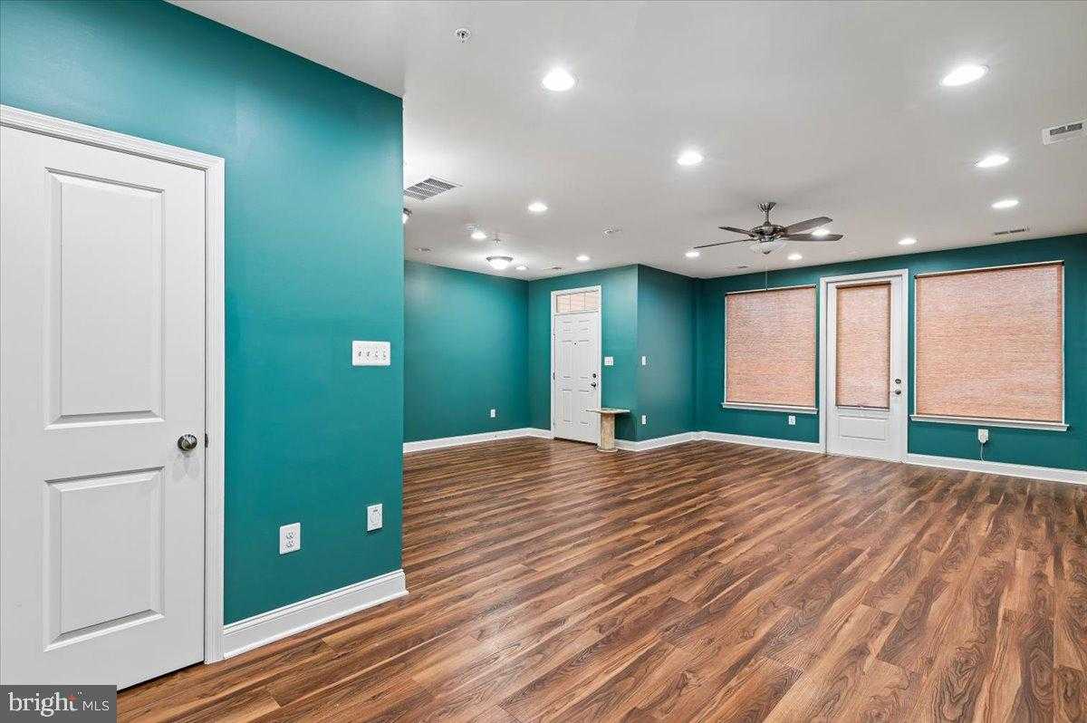 709 Skippers Ln photo 31