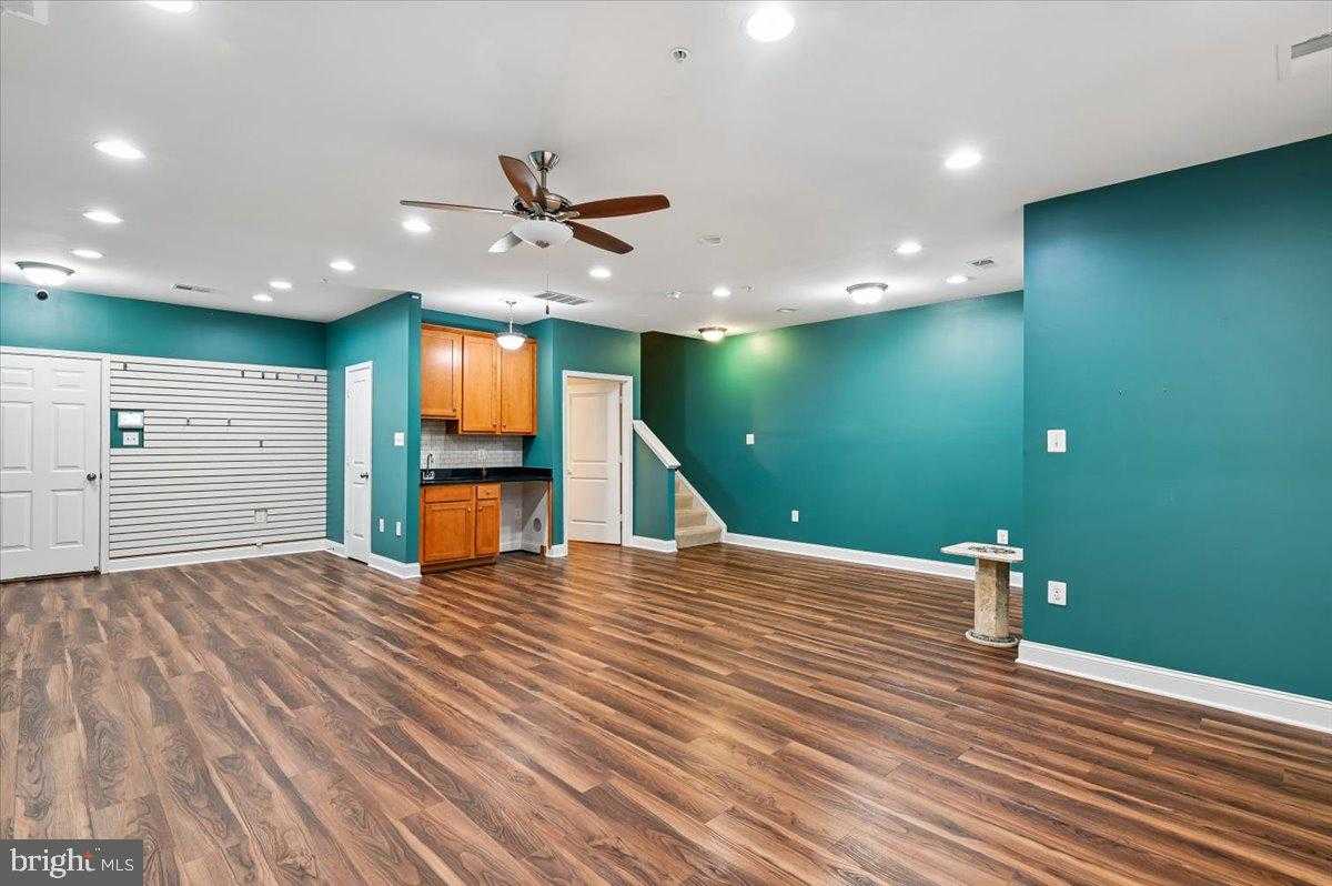 709 Skippers Ln photo 32