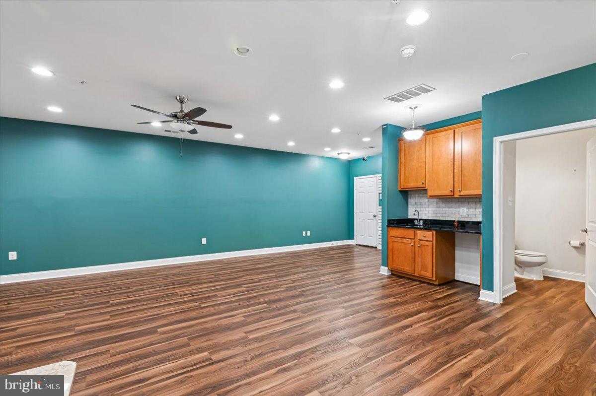 709 Skippers Ln photo 33