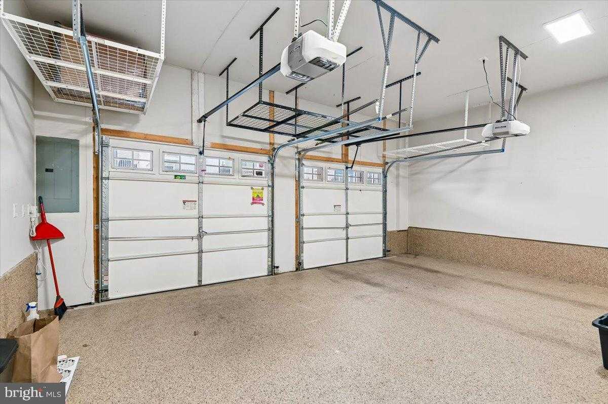 709 Skippers Ln photo 35