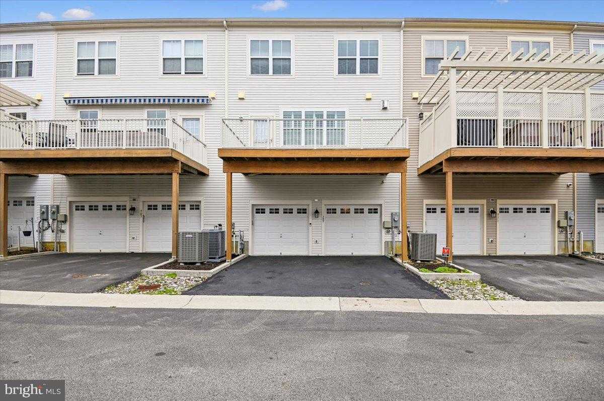 709 Skippers Ln photo 36