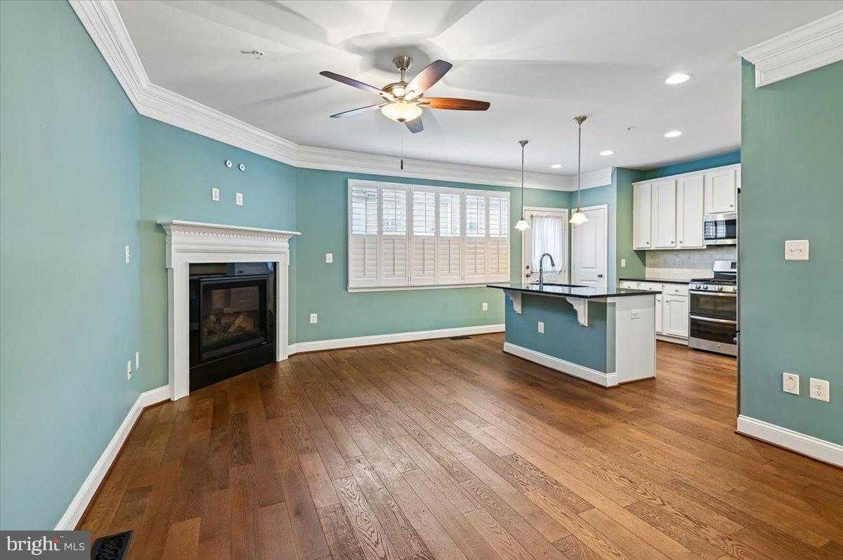 709 Skippers Ln photo 4