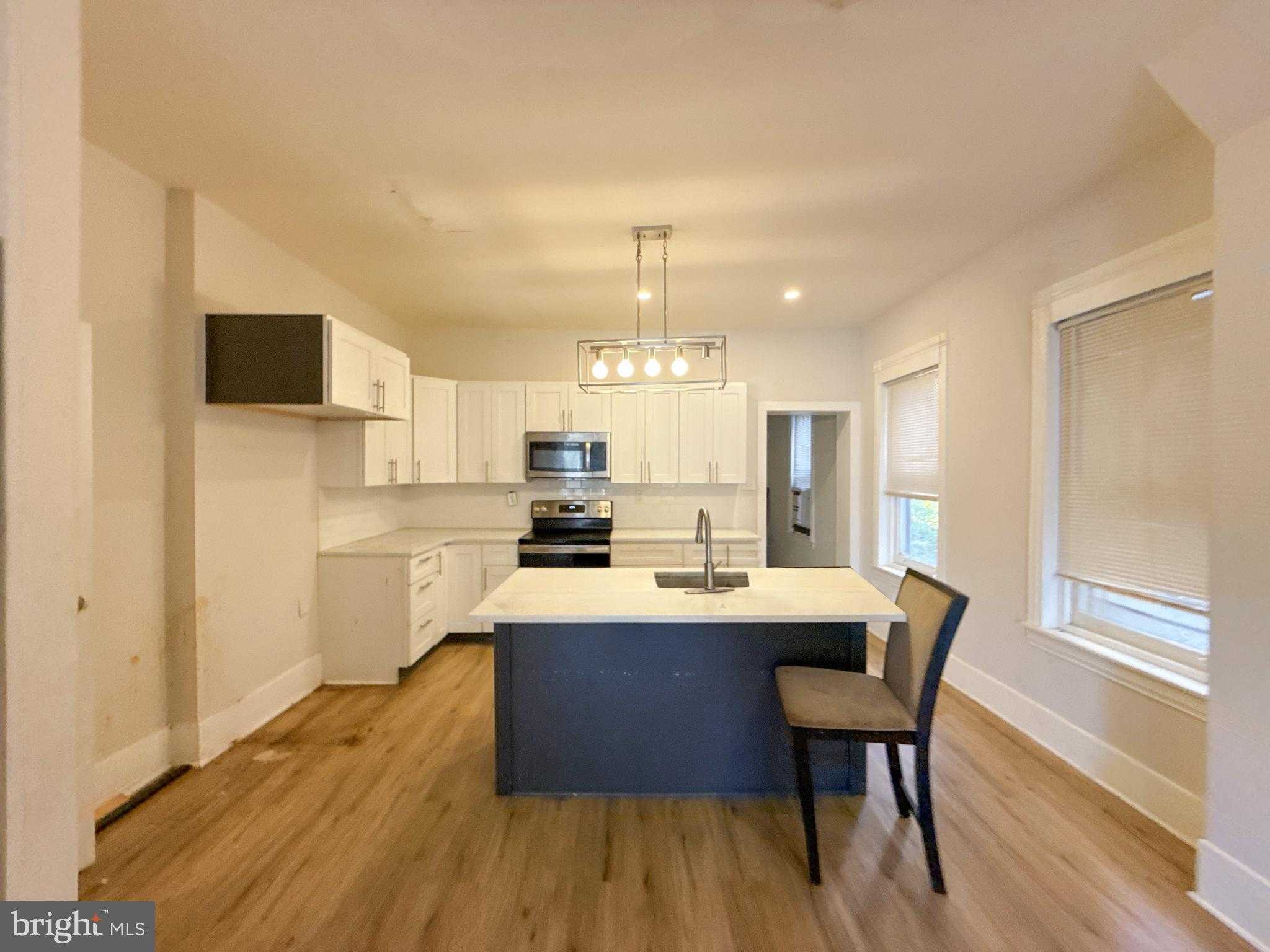 135 W Seymour St photo 4