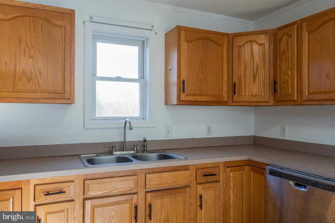 145 Hickory Dr photo 10