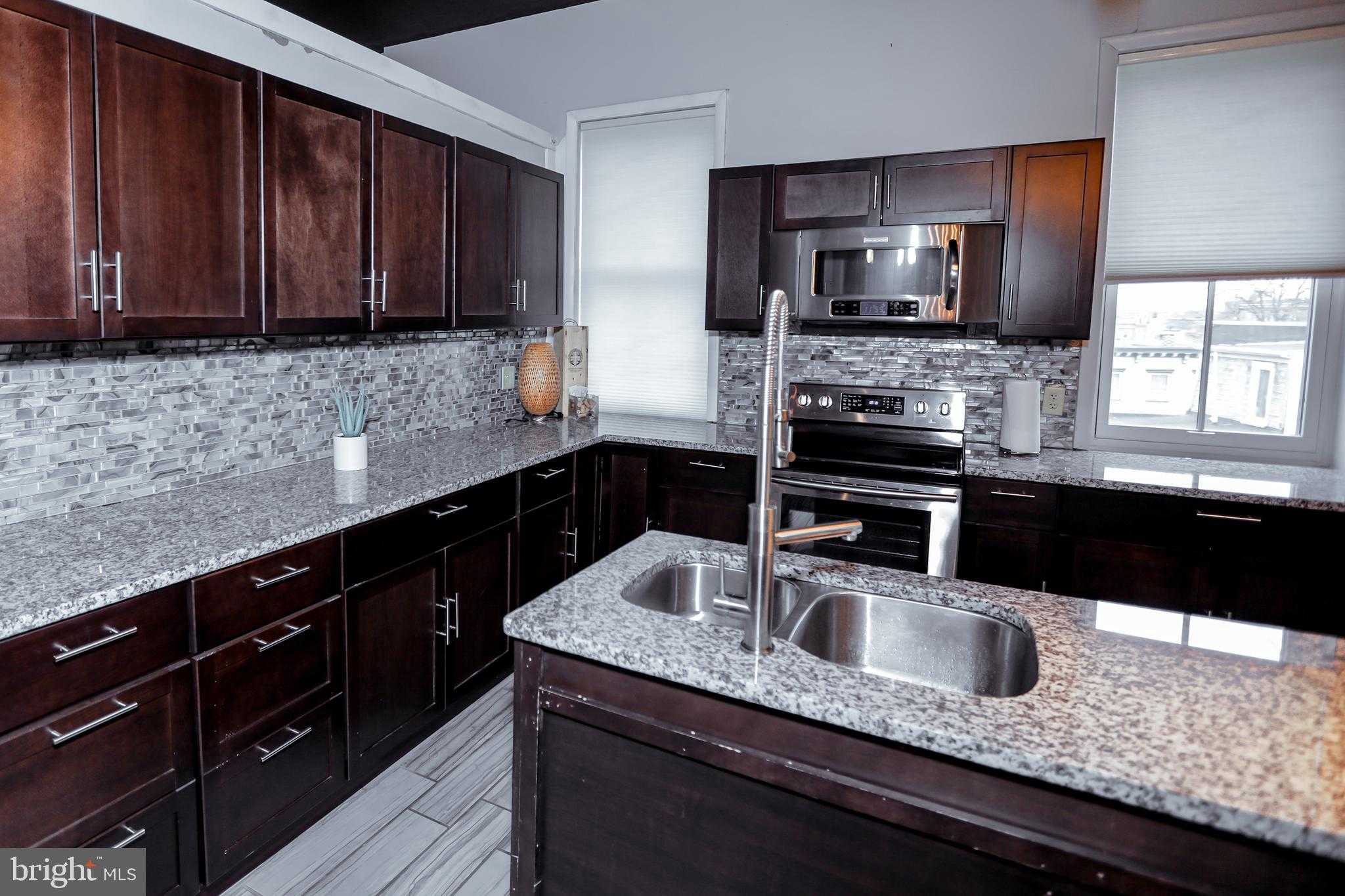 933 Rose St photo 16