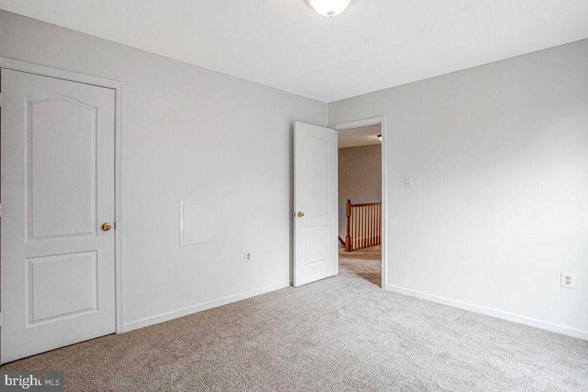 2425 Woodland CT photo 23