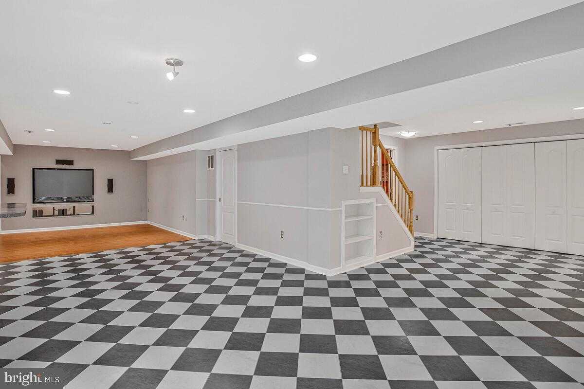 2425 Woodland CT photo 26