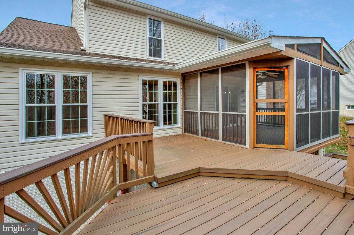 2425 Woodland CT photo 30