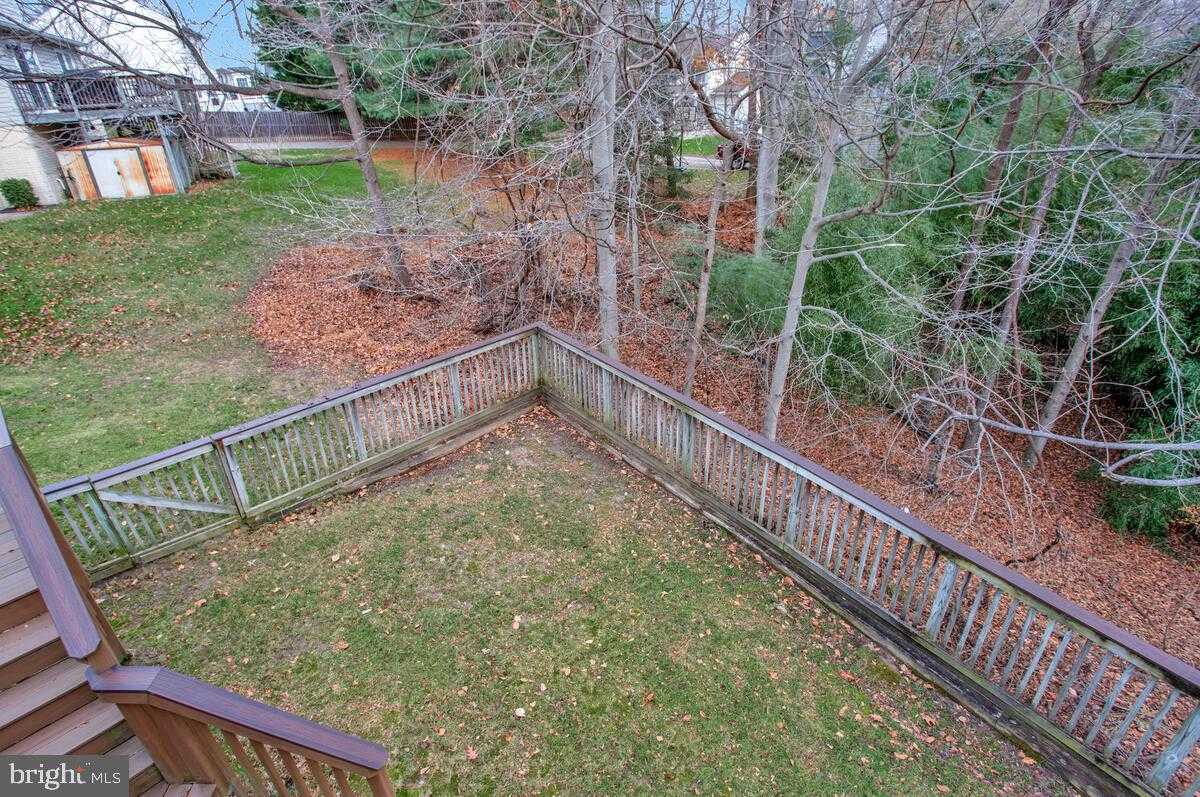 2425 Woodland CT photo 31