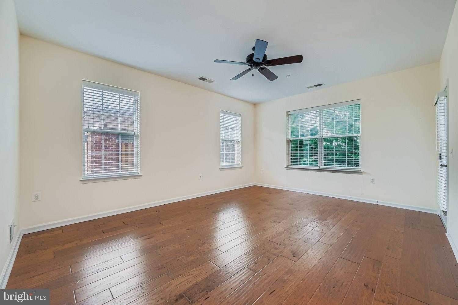 1412 Wigeon Way Unit 101 photo 5