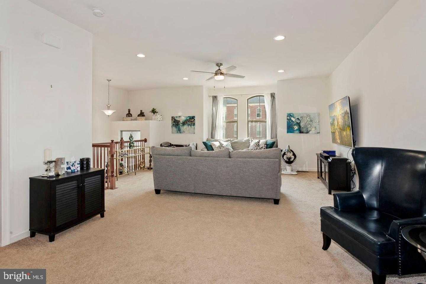 944 Basswood Dr photo 13