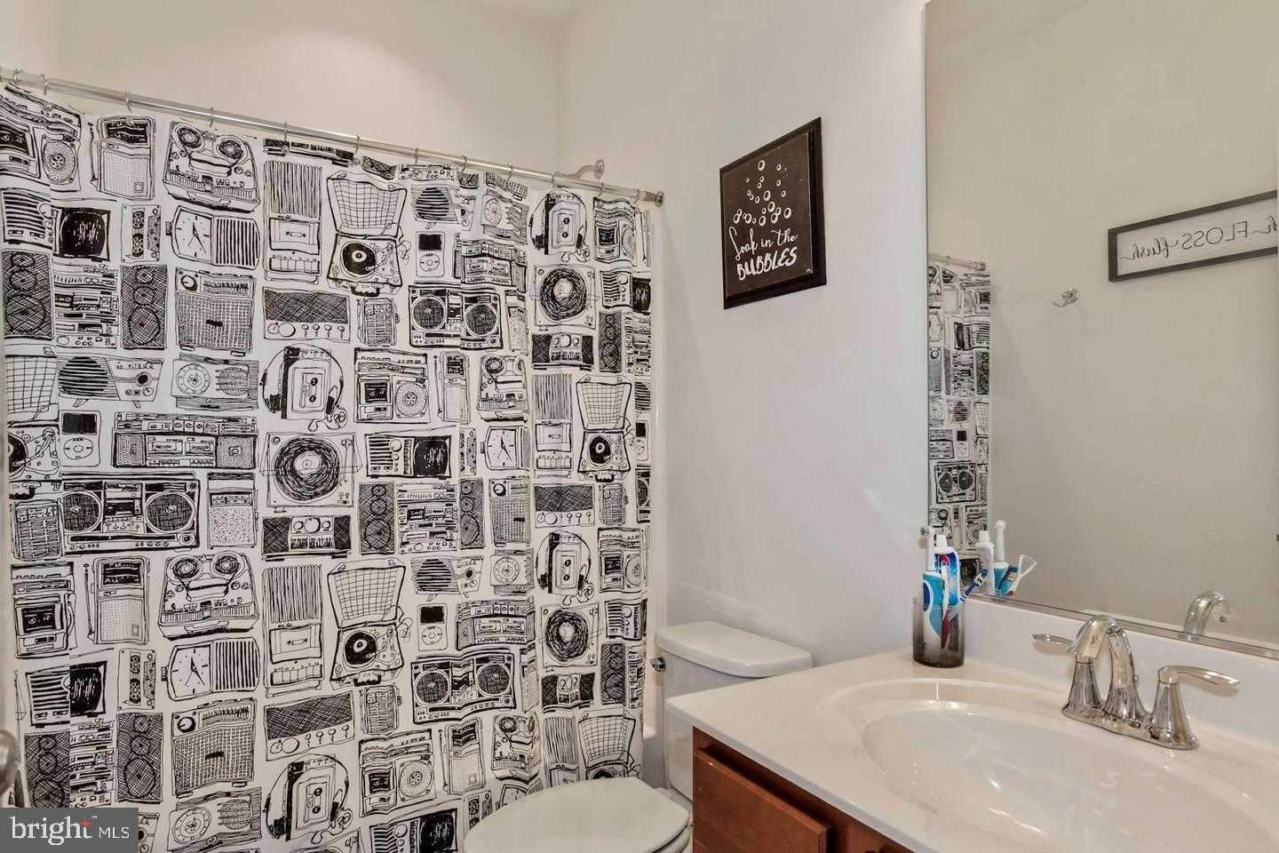 944 Basswood Dr photo 20