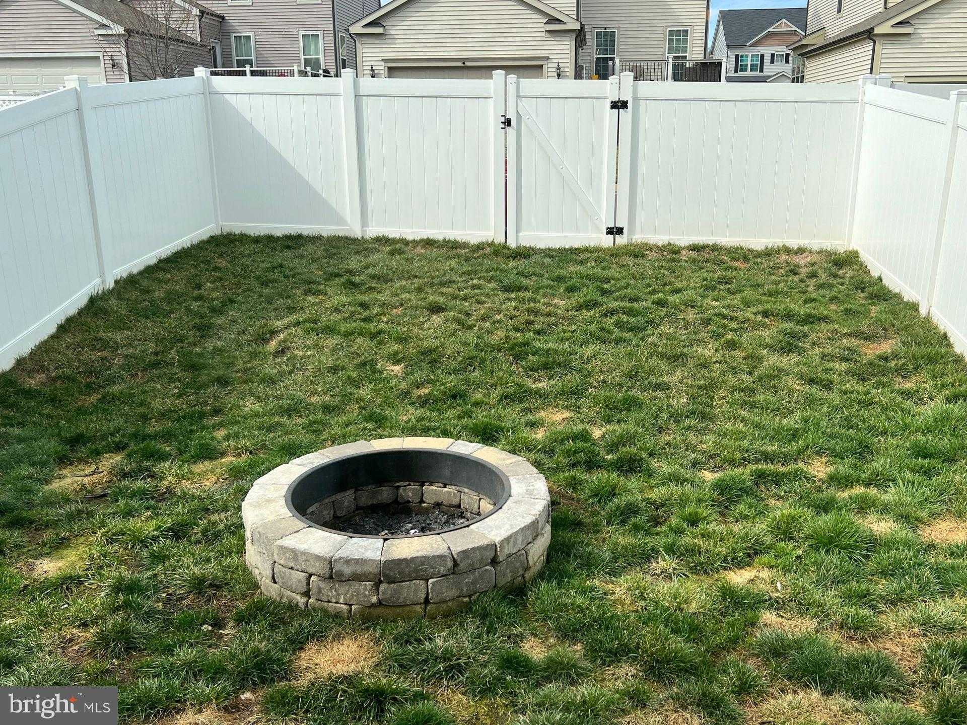 944 Basswood Dr photo 21