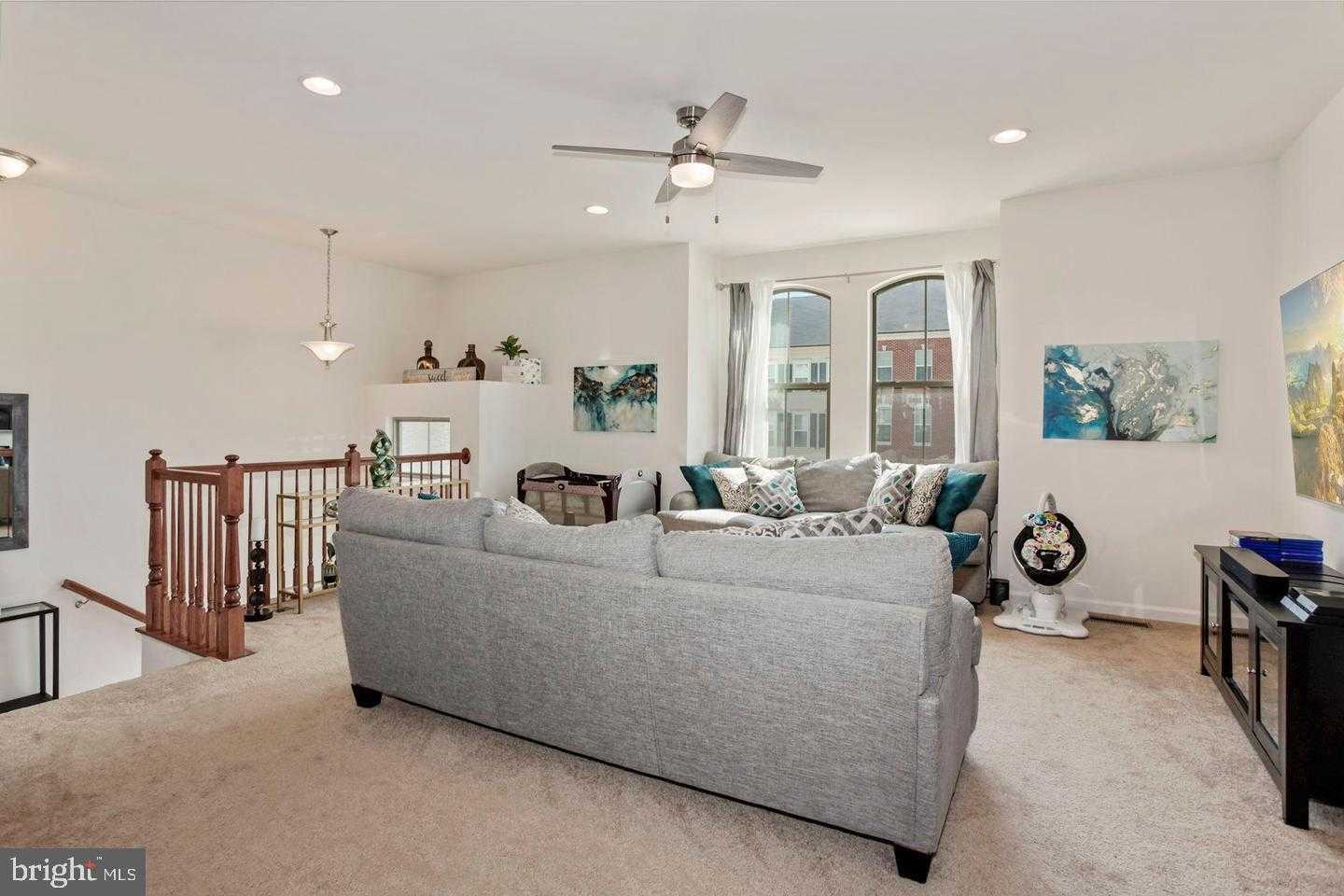 944 Basswood Dr photo 9