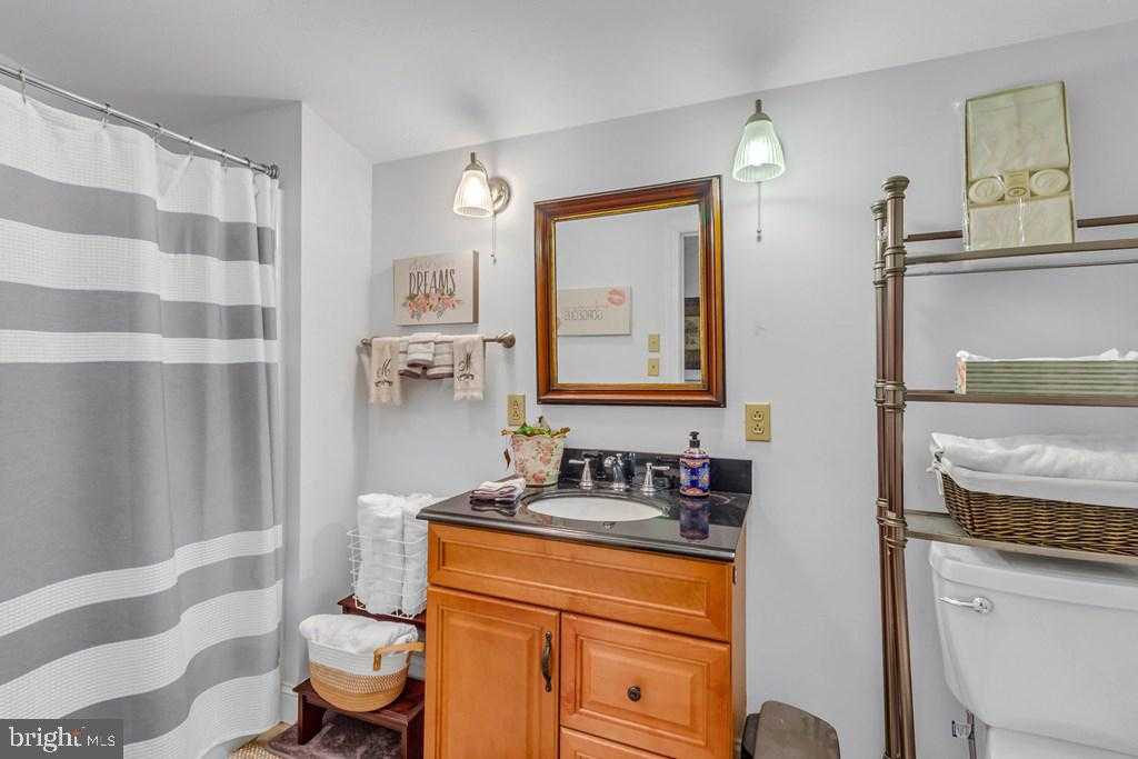 405 Courtney Ln photo 29