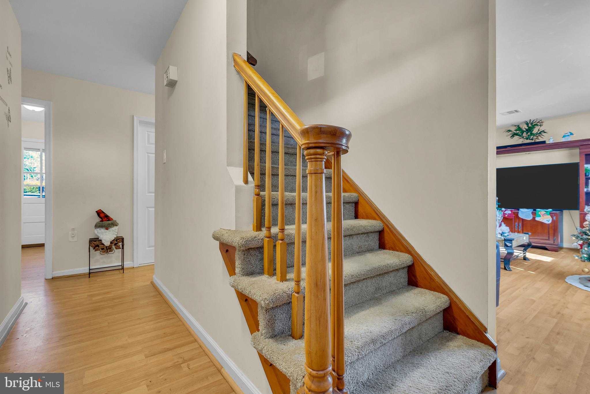 5042 Hillside Ave photo 2