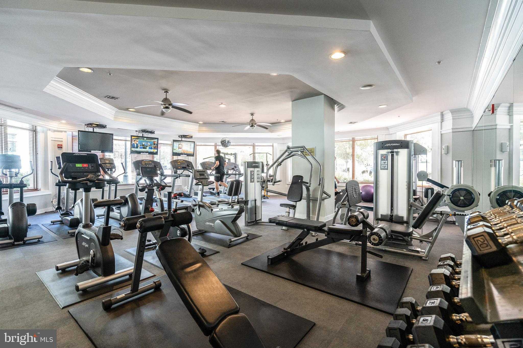 12000 Market St Apt 370 photo 34