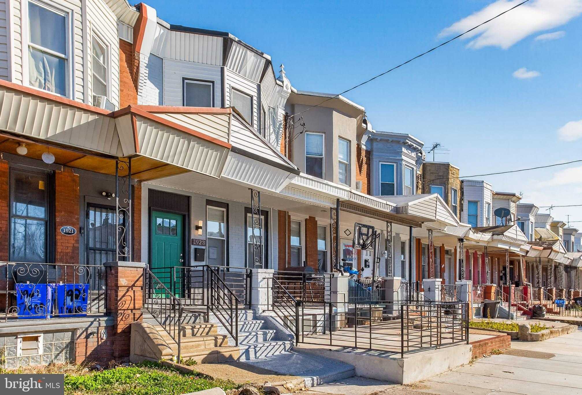 1923 E Tioga St photo 5