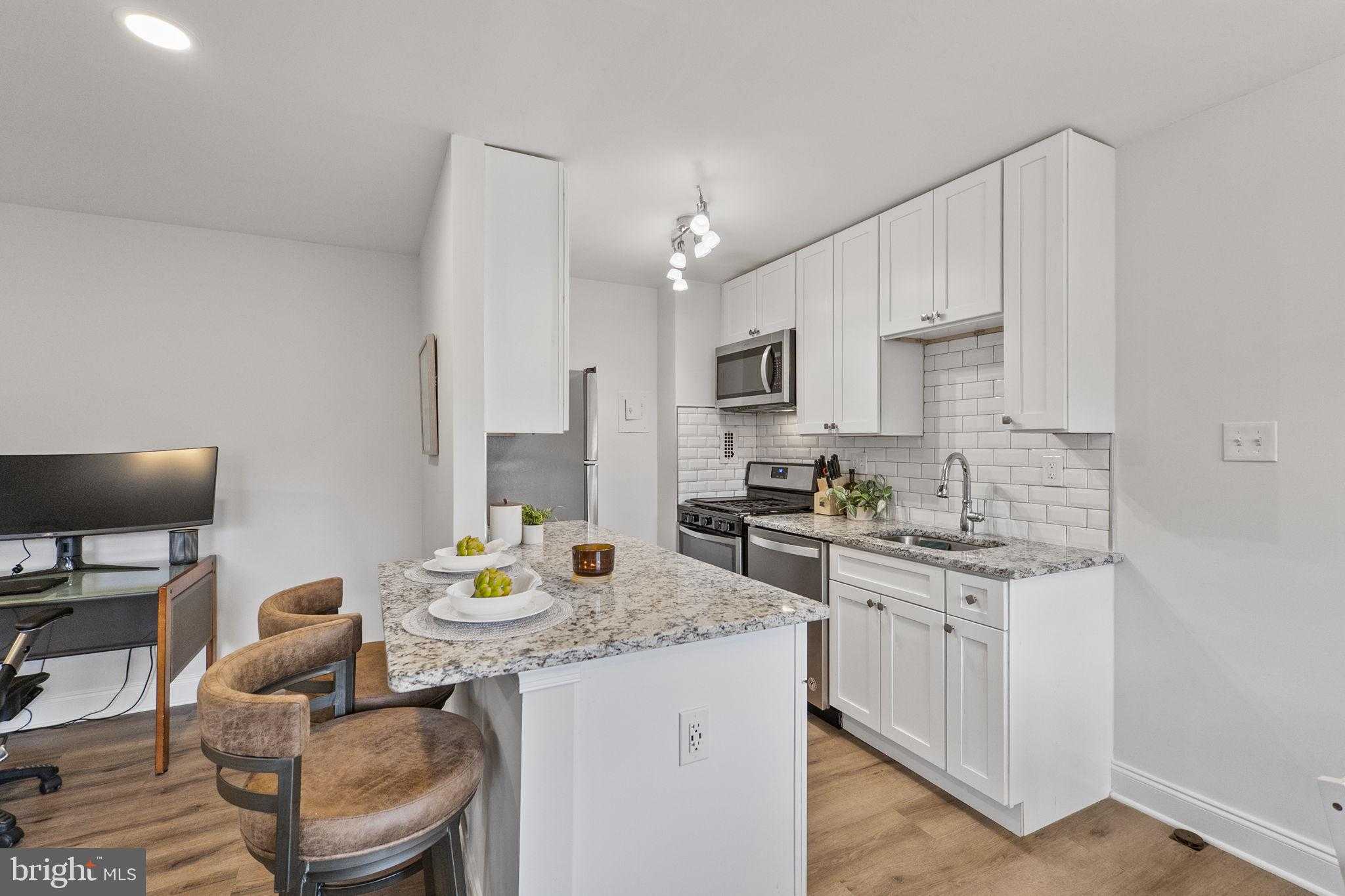 8601 Manchester Rd Apt 220 photo 9