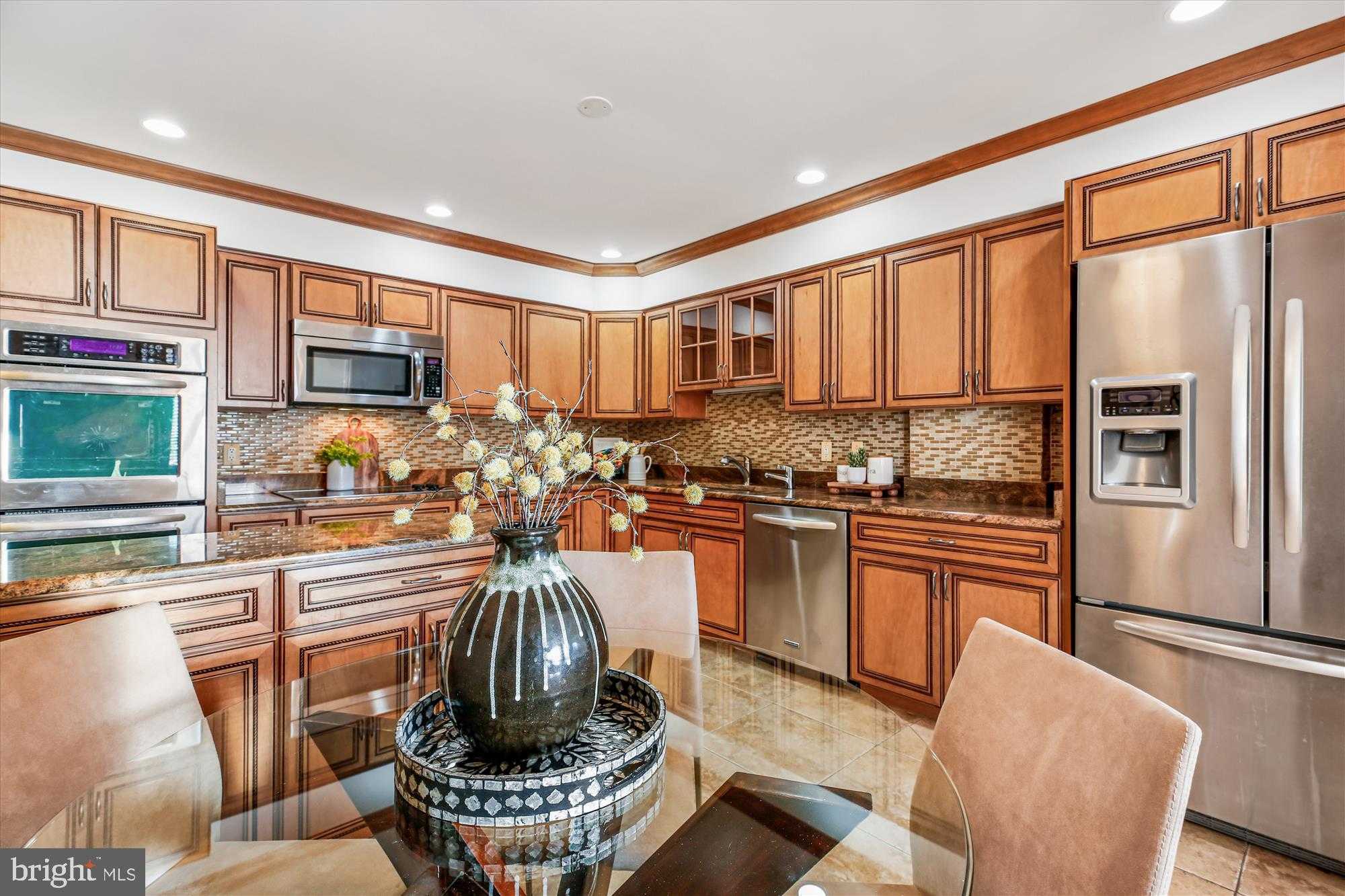 8101 Connecticut Ave Apt C601 photo 4