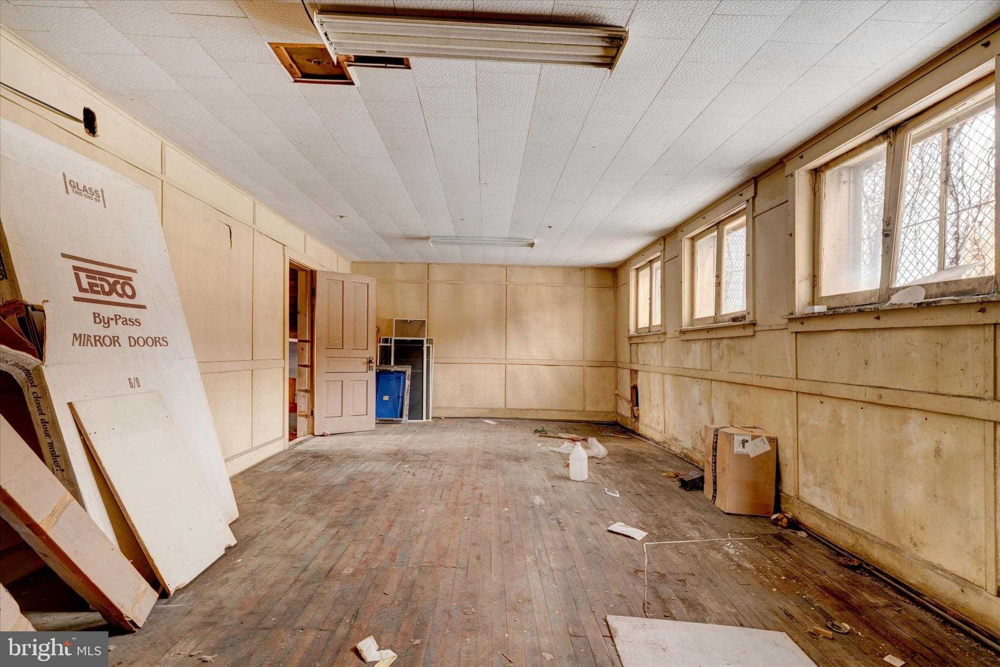 101 E Colliery Ave photo 38