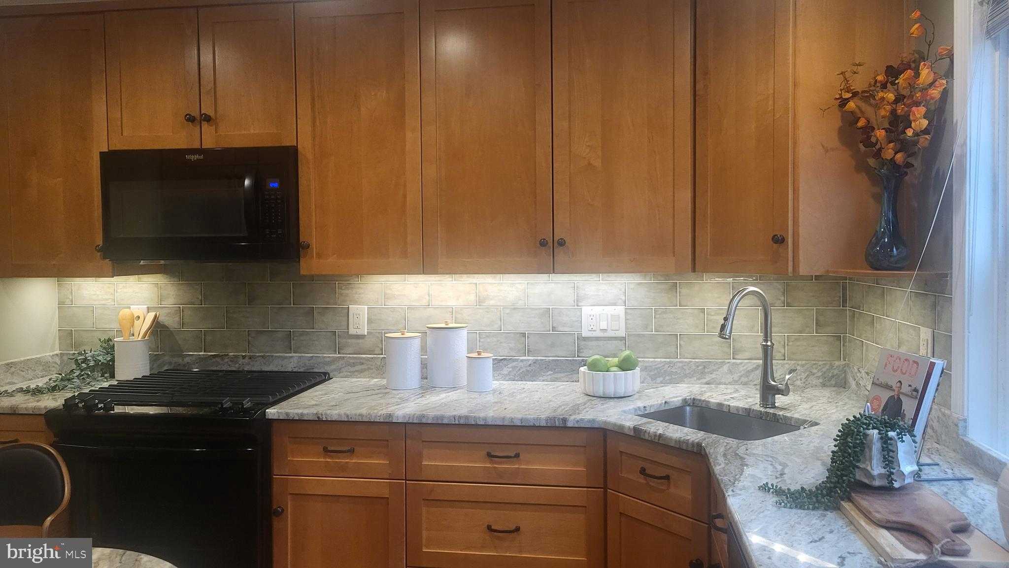 774 Princeton Pl photo 3