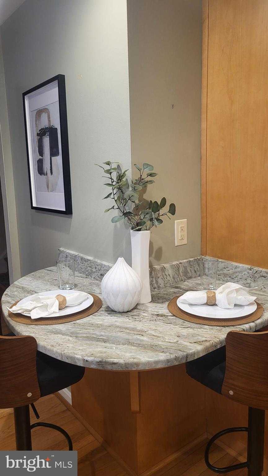 774 Princeton Pl photo 4