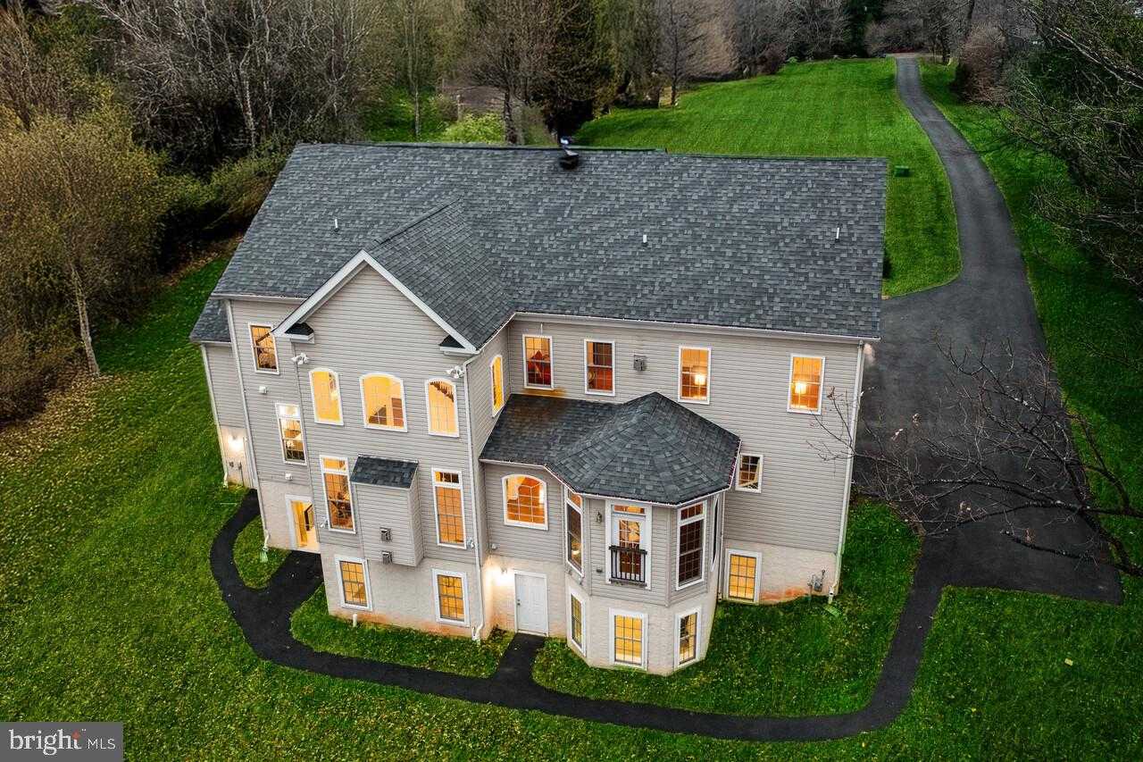 13330 Darnestown Rd photo 2