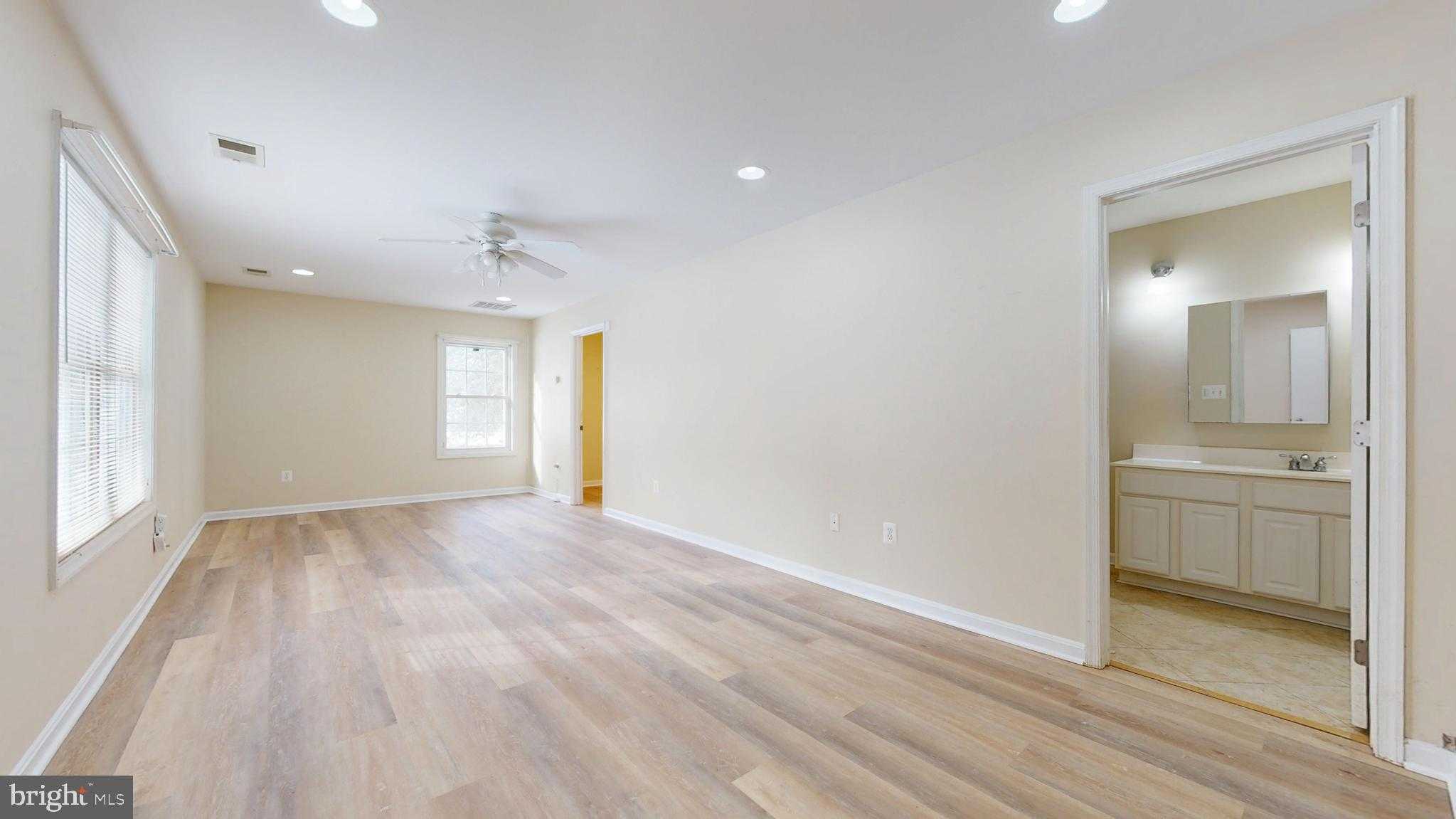 9521 Badger Ave photo 16