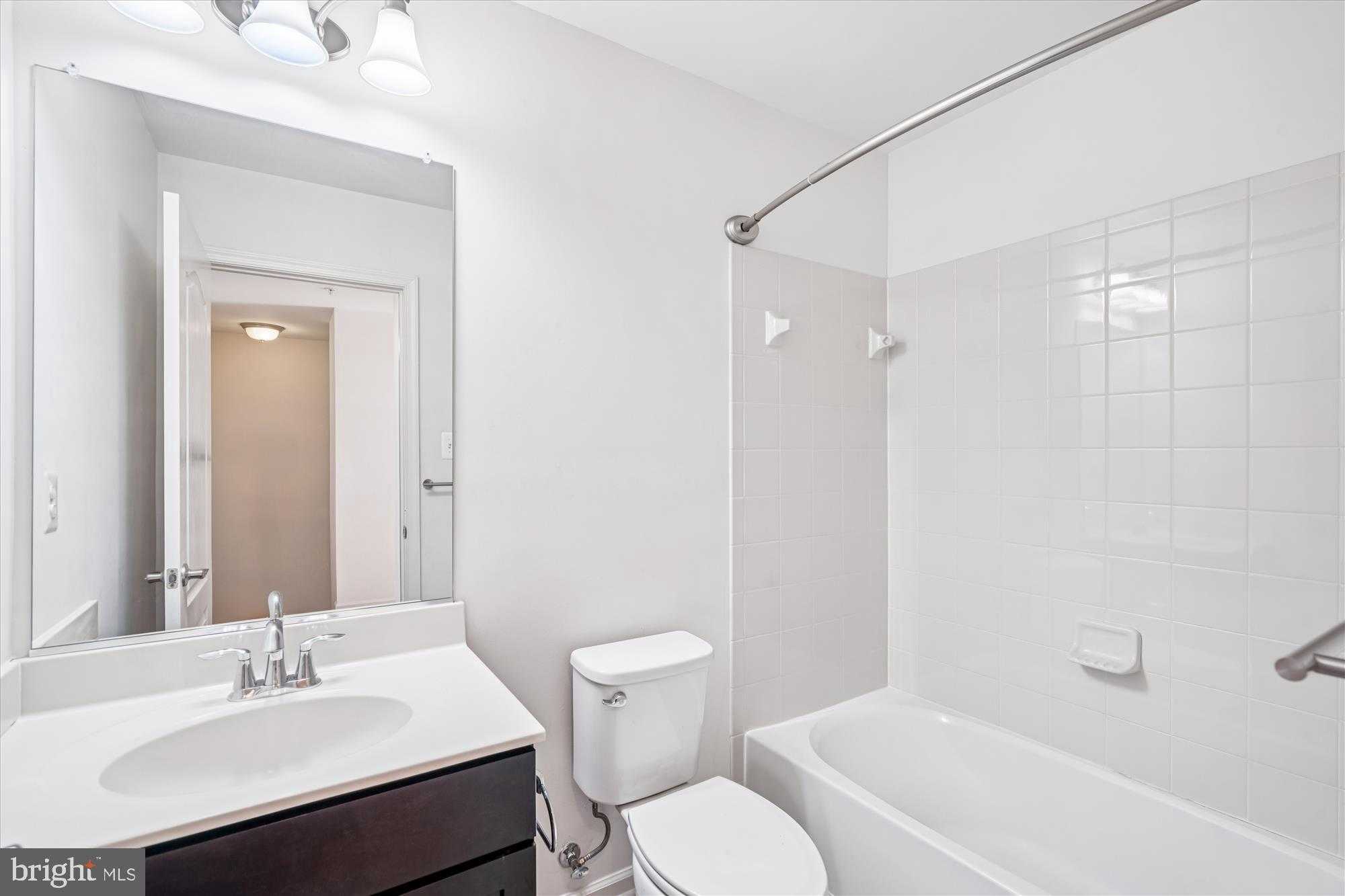 3502 Woodlake Dr # 38 photo 17