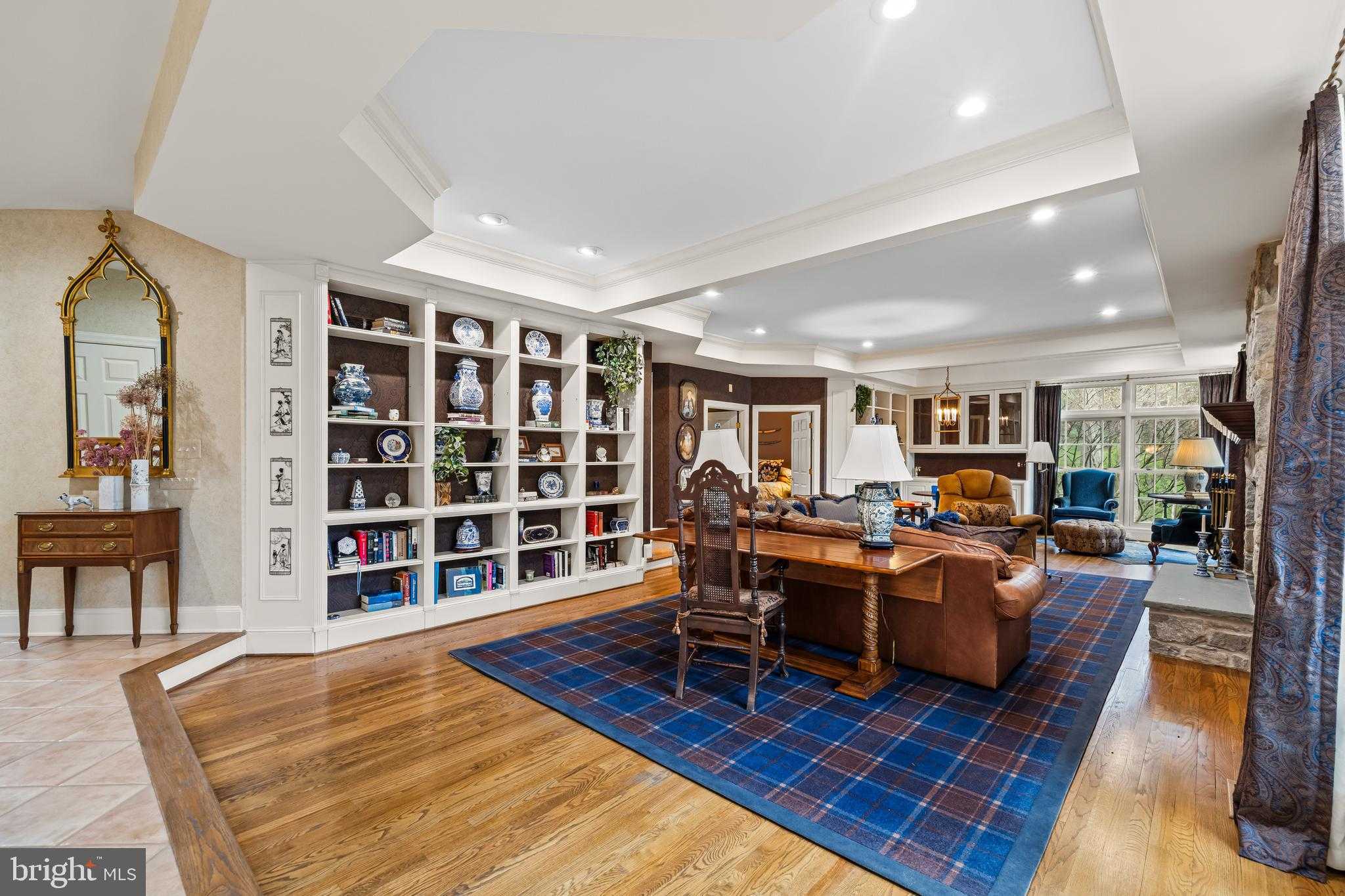 7 Hambleton CT photo 14