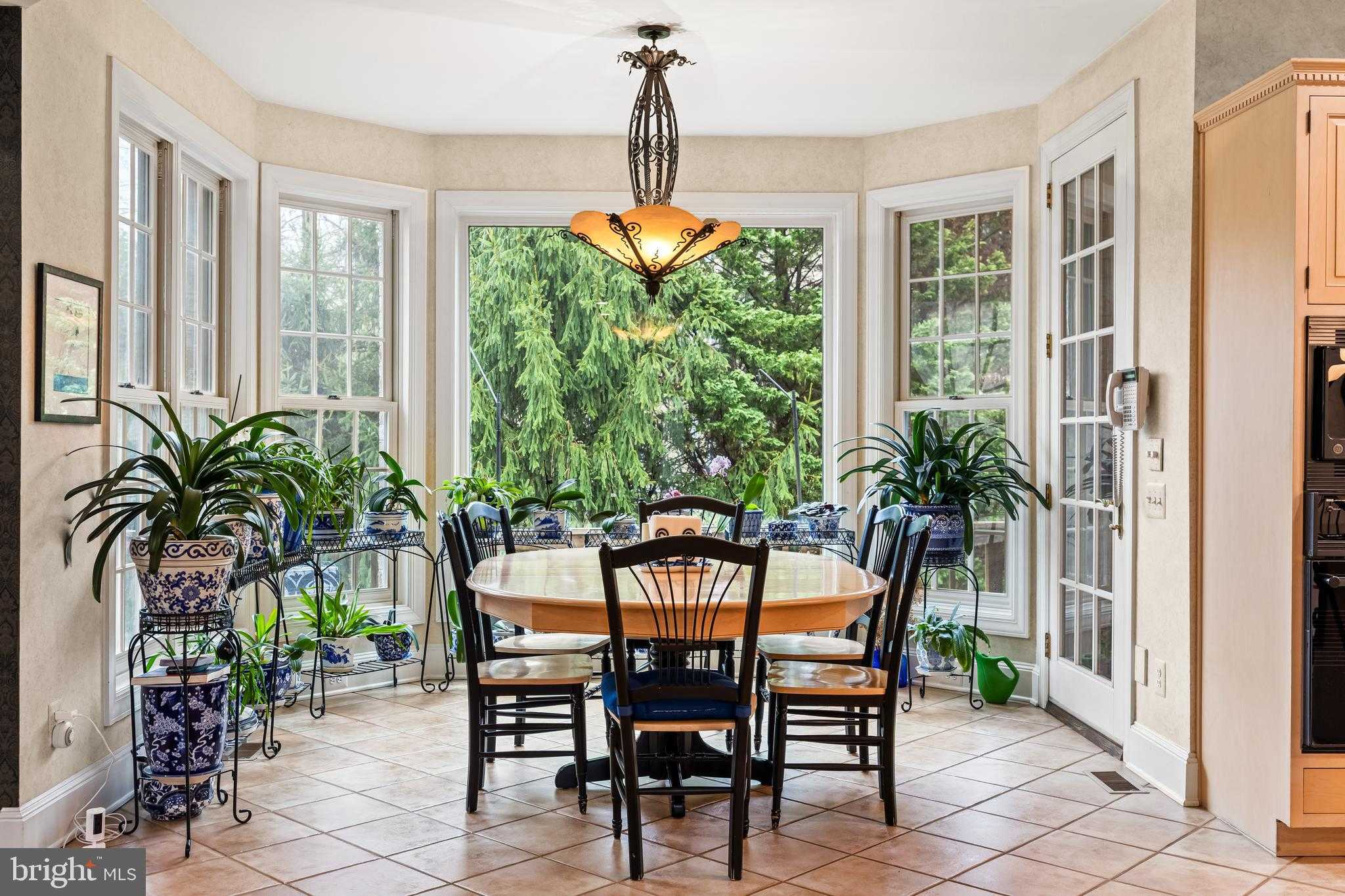 7 Hambleton CT photo 25