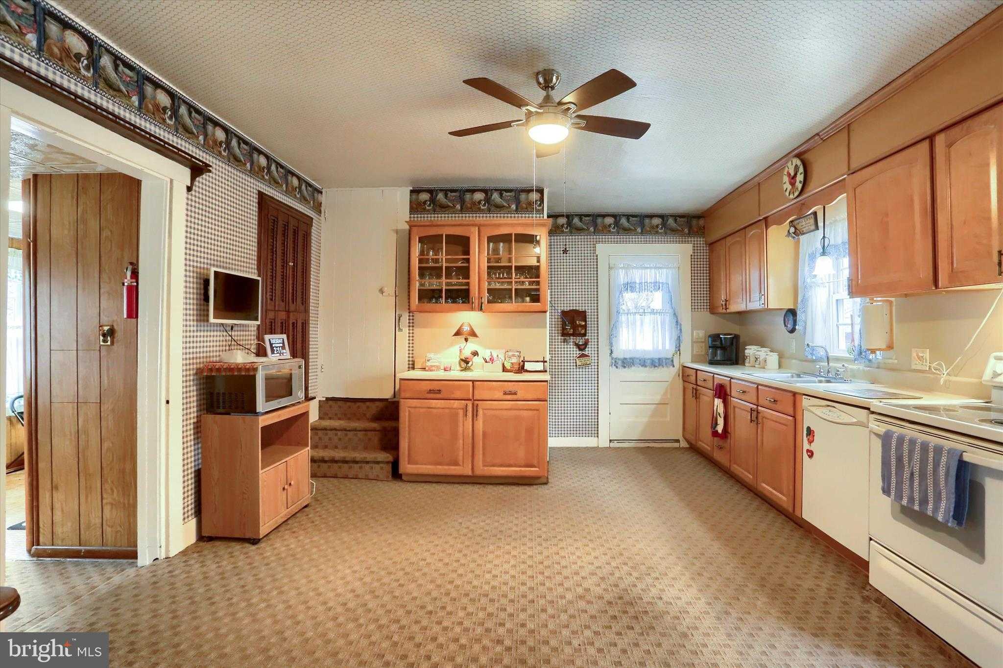 204 S Market St photo 7