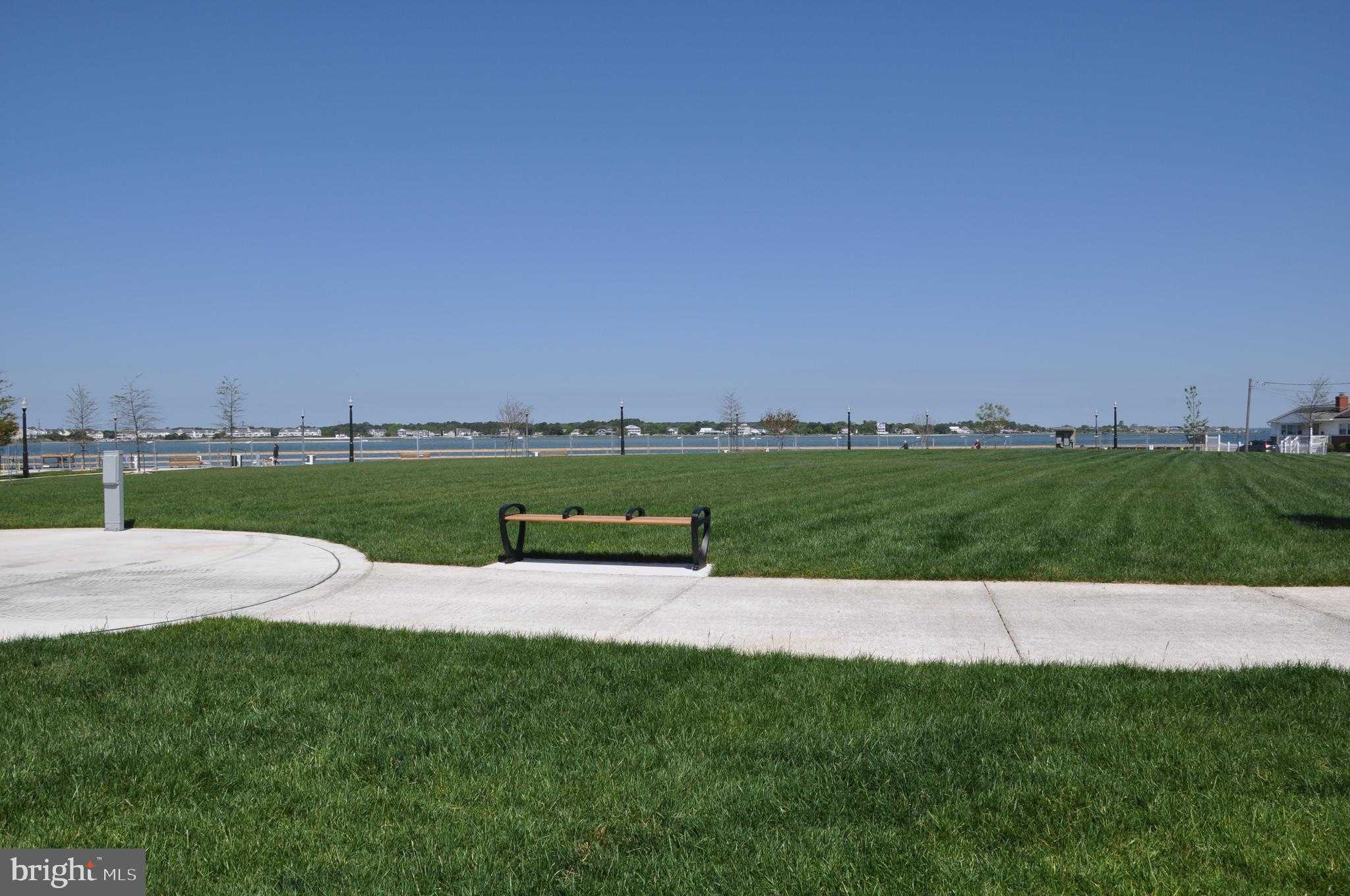 902 Edgewater Ave photo 66