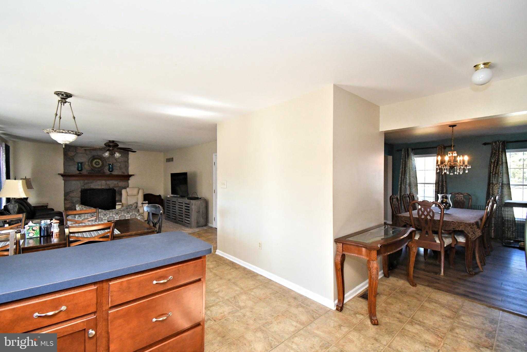 306 Kingston Dr photo 12