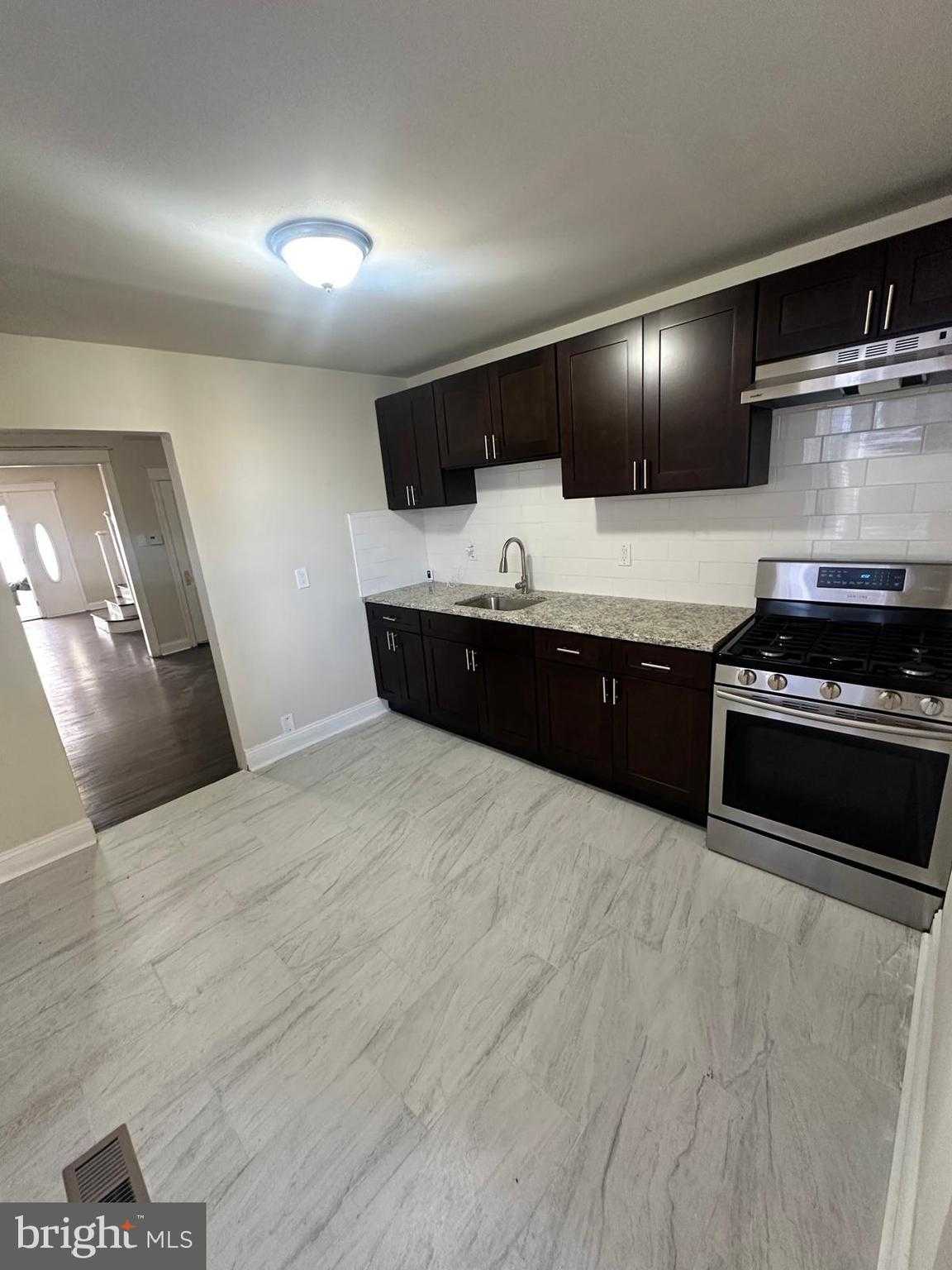 2125 Stenton Ave photo 3