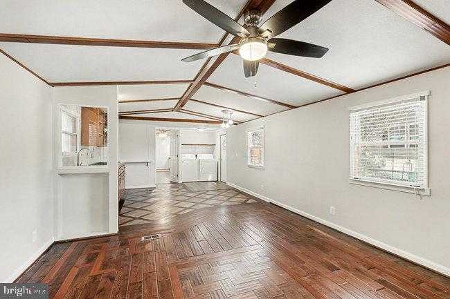 14 Robert St photo 7