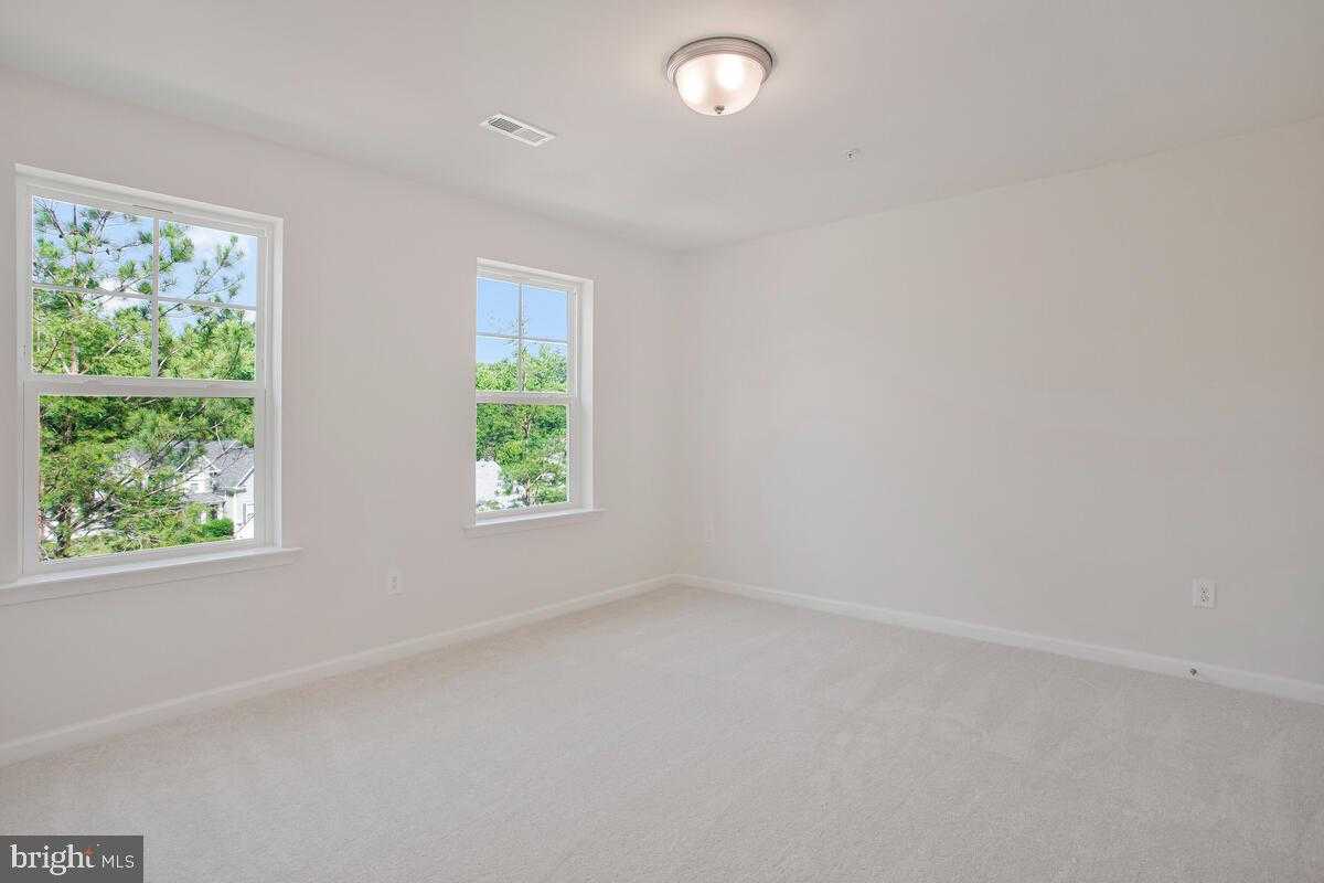 900 Walnut Ave photo 23