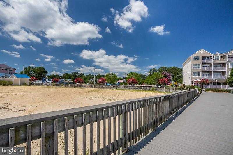 900 Walnut Ave photo 70