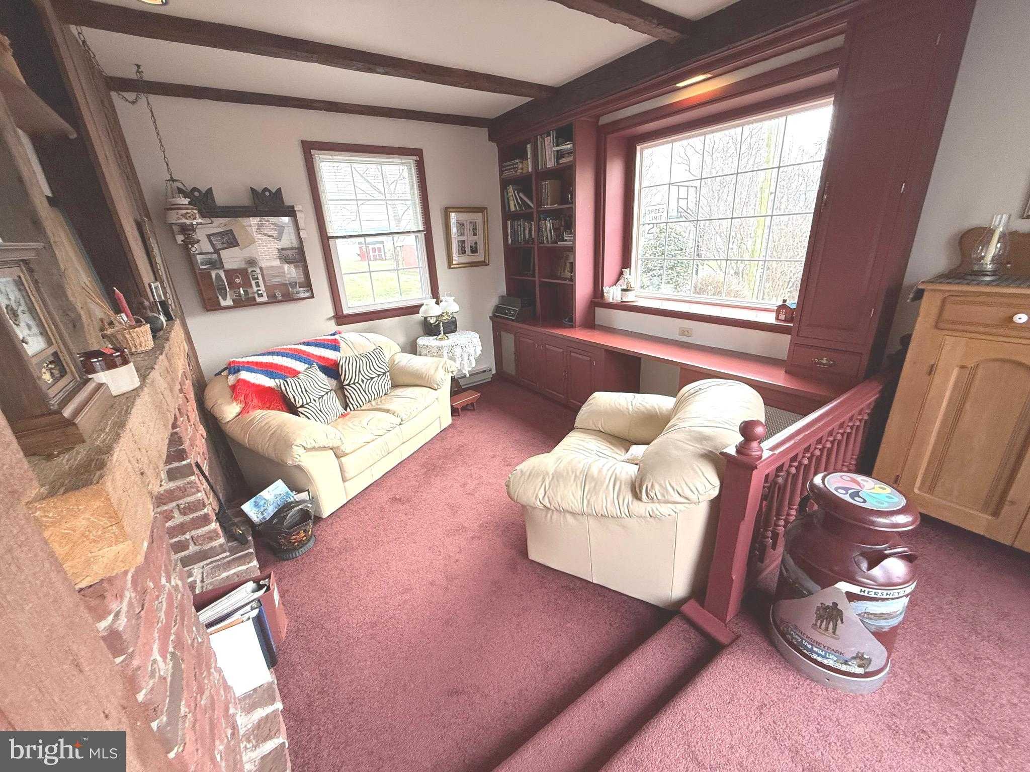 127 S Arnold St photo 17