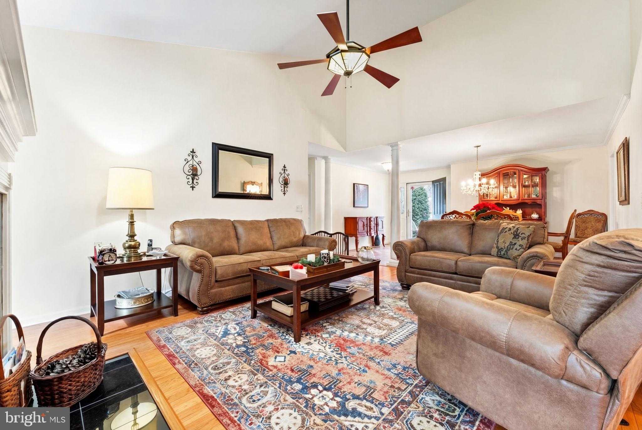 212 Spring Crest Dr photo 9