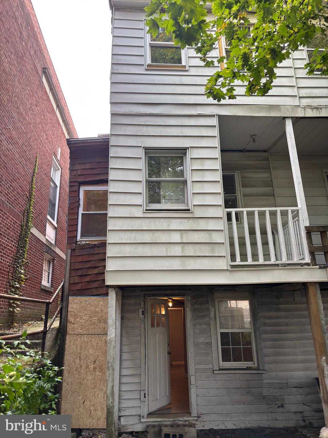 129 N White St photo 18