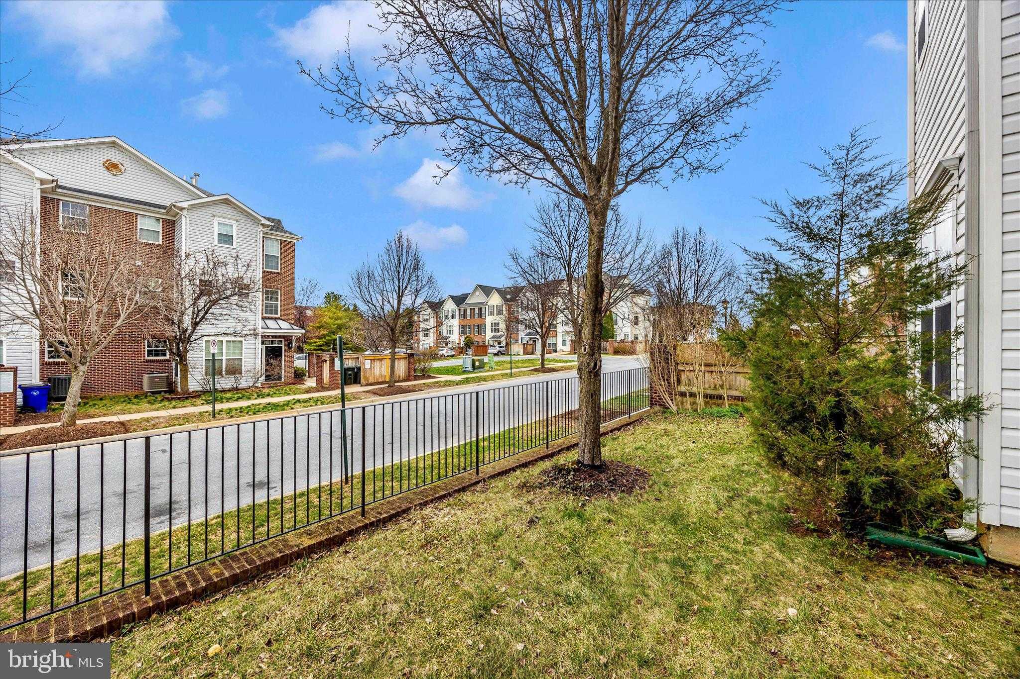 100 Featherstone Pl photo 37