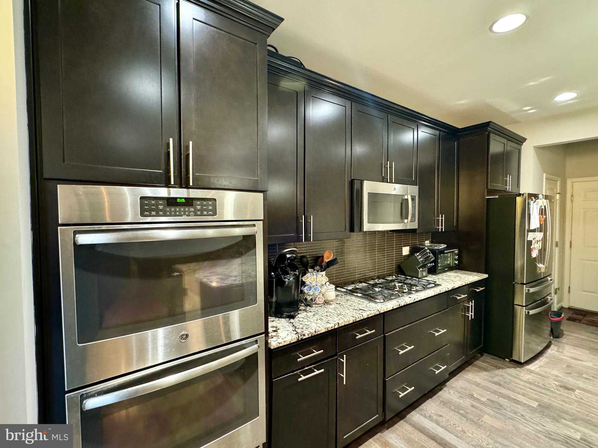 8 Inglenook CT photo 8