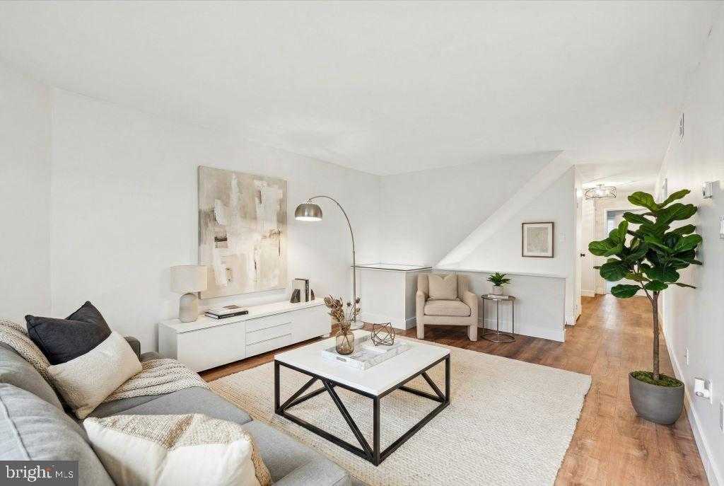 1609 Painters Xing photo 15