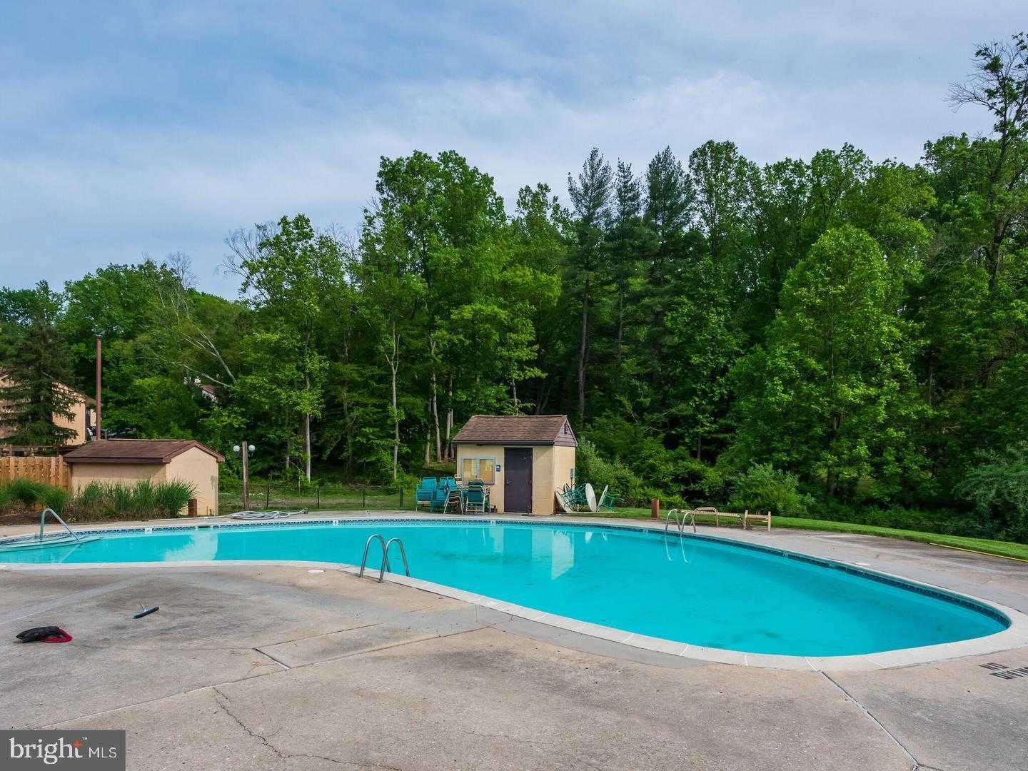 1609 Painters Xing photo 34