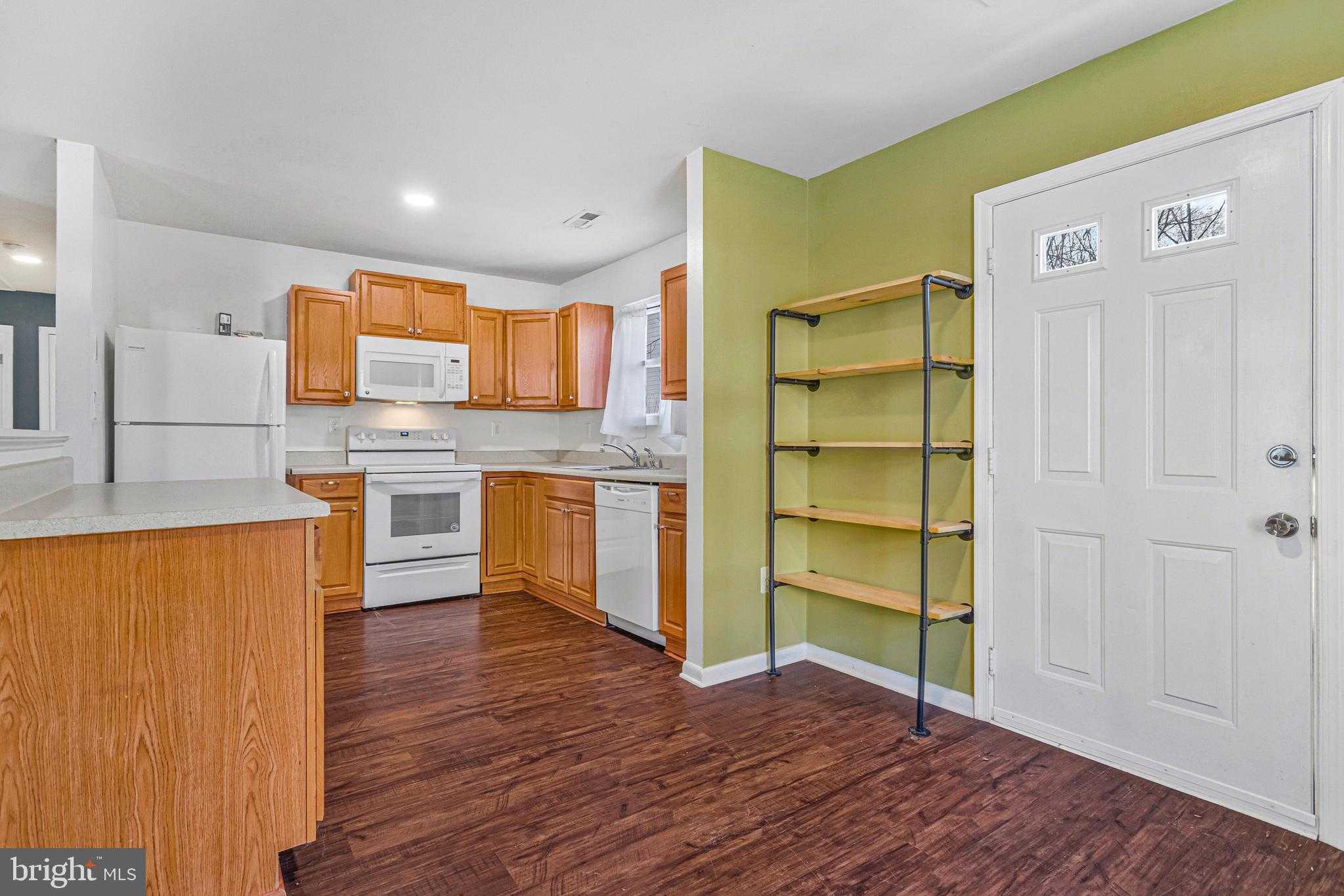 724 Spruce Dr photo 9