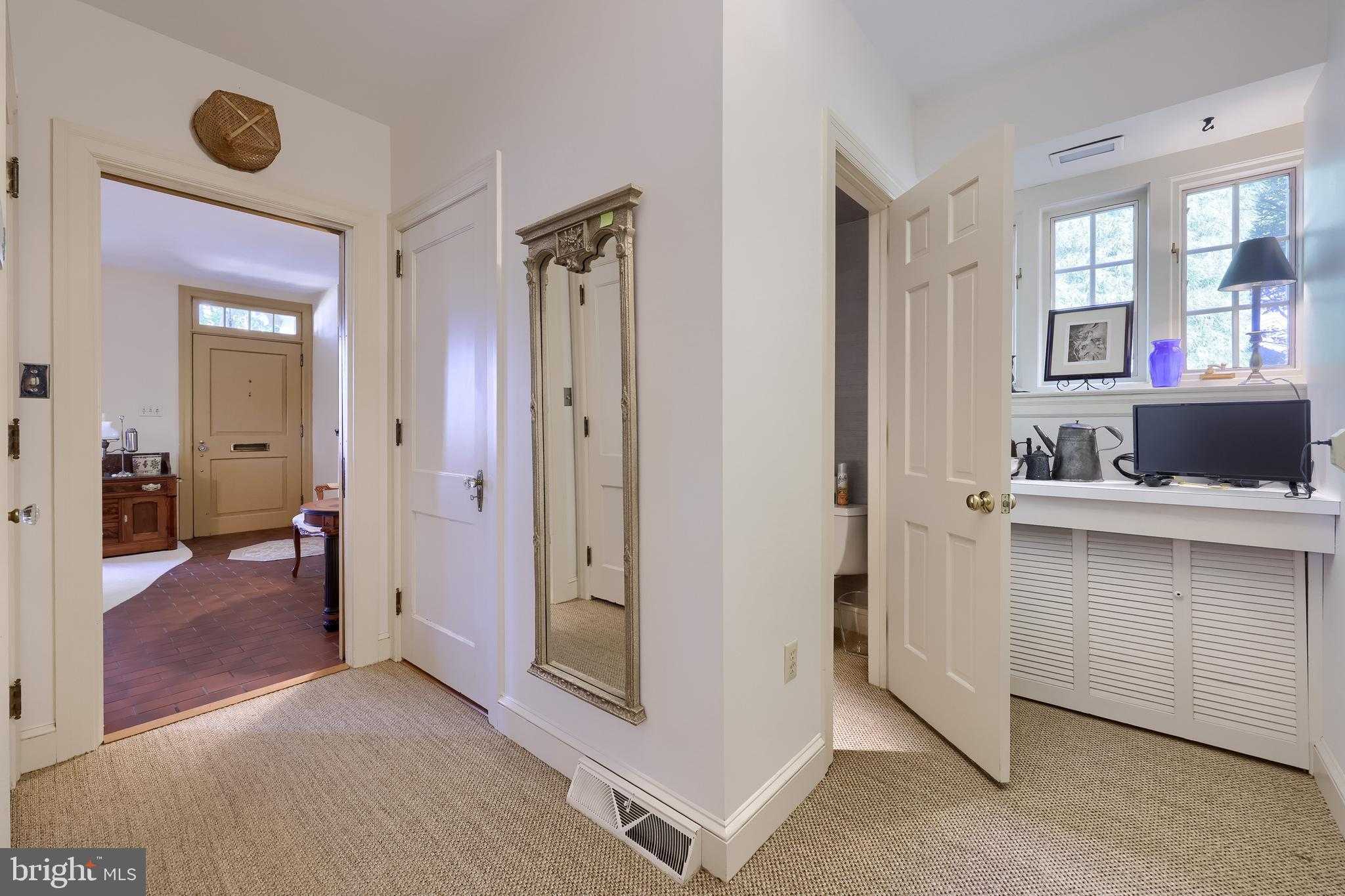 81 S Linden St photo 21