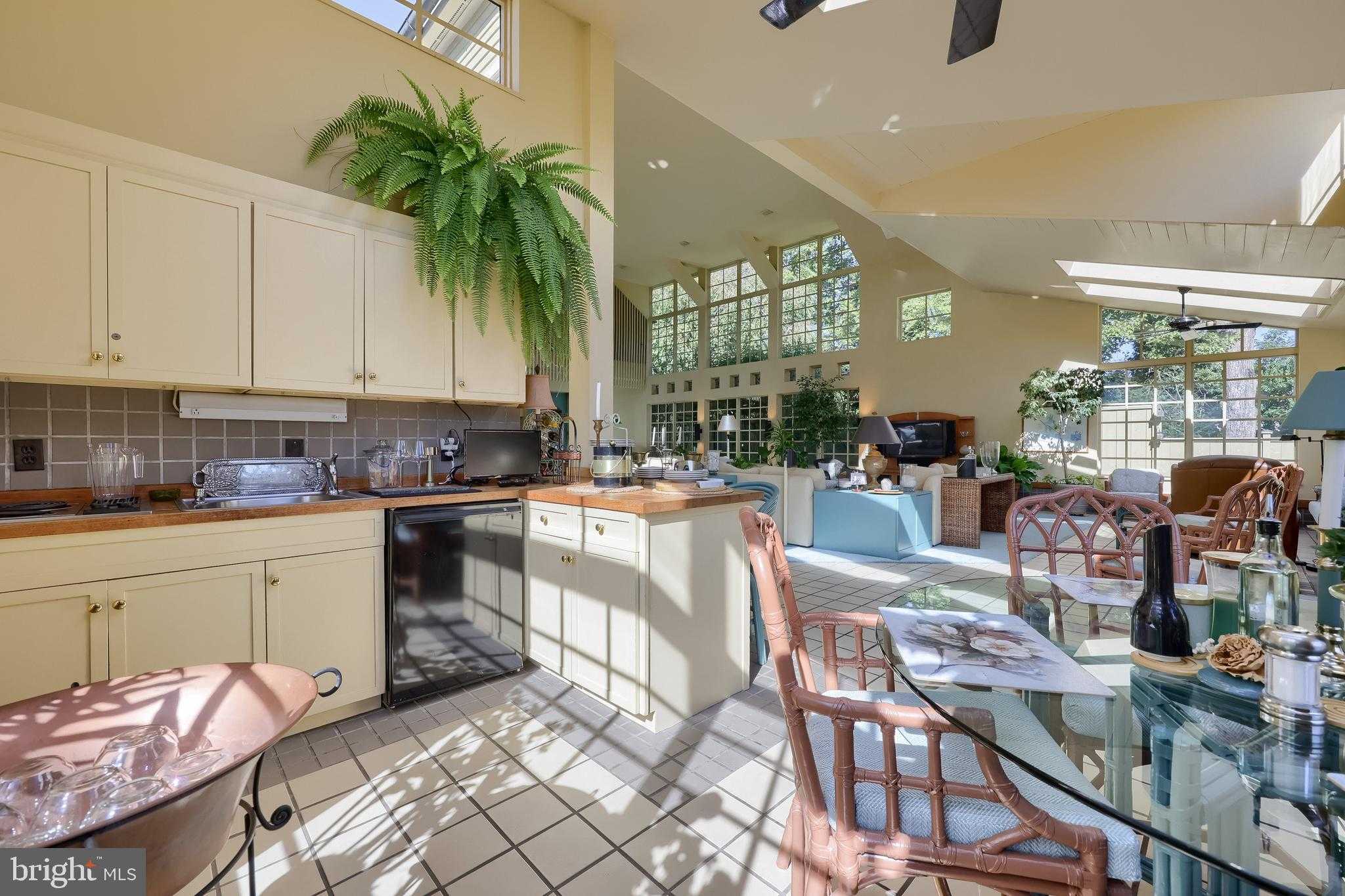 81 S Linden St photo 41